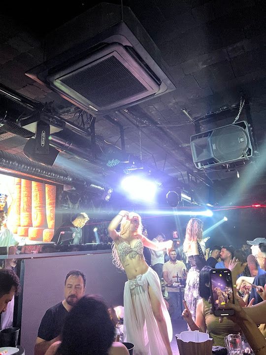 Date Night Club galeri fotoğrafı
