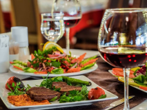 Yağmur Cafe & Restaurant (Göl Manzaralı & Brunch) galeri fotoğrafı