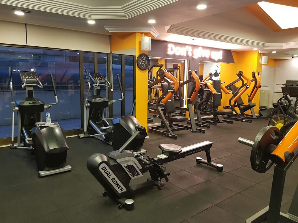 CASFİT HANGAR SPOR KOMPLEKSİ galeri fotoğrafı